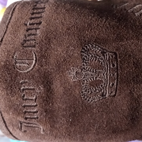 NWOB - Juicy Couture - Signature Chocolate Brown Suede Knee-high Boots. Size 8.5 - Picture 8 of 12